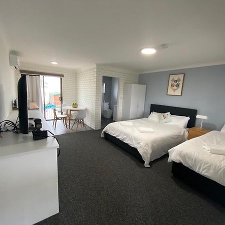 Lakeside Inn Wollongong Primbee Экстерьер фото