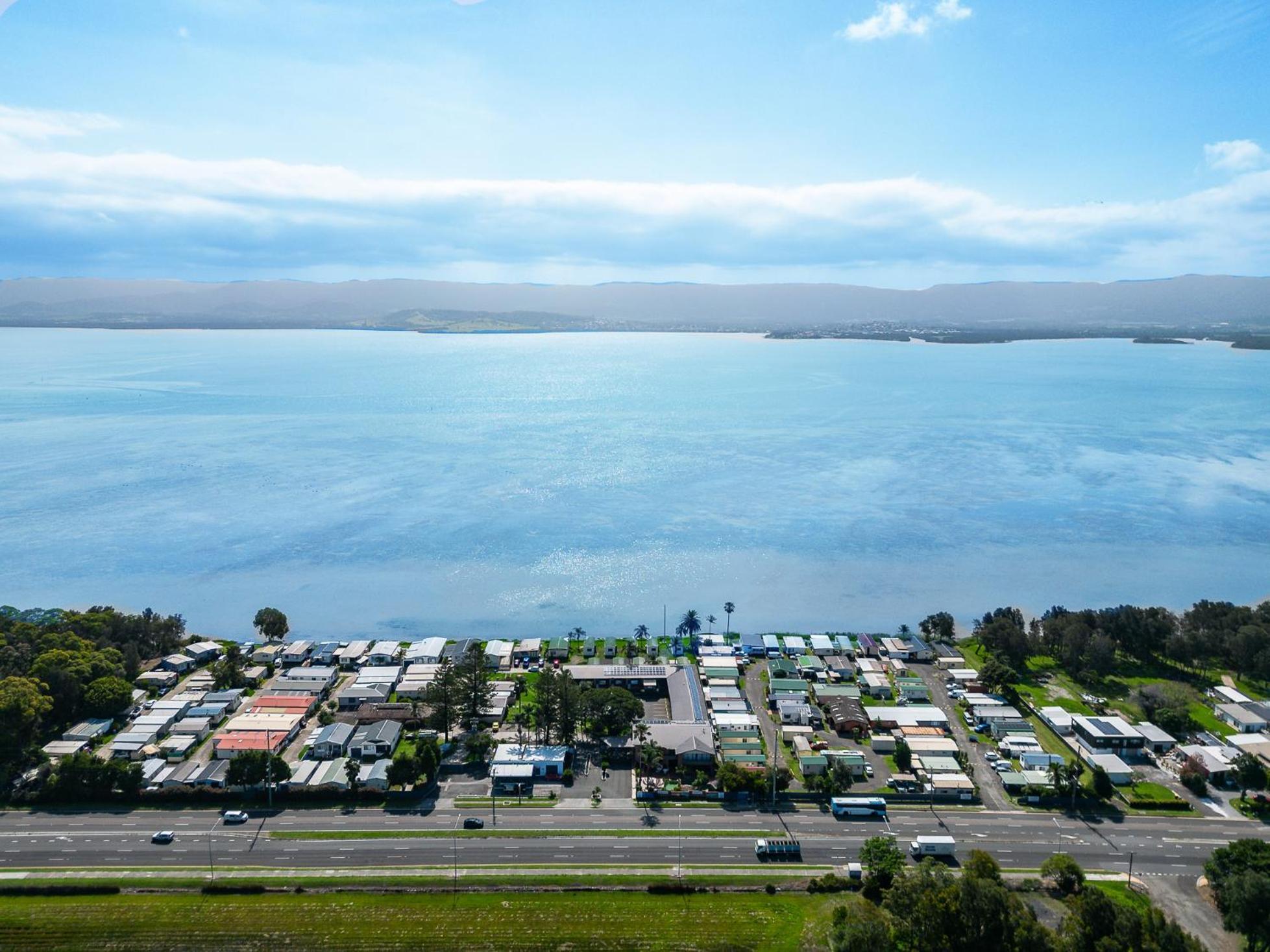 Lakeside Inn Wollongong Primbee Экстерьер фото