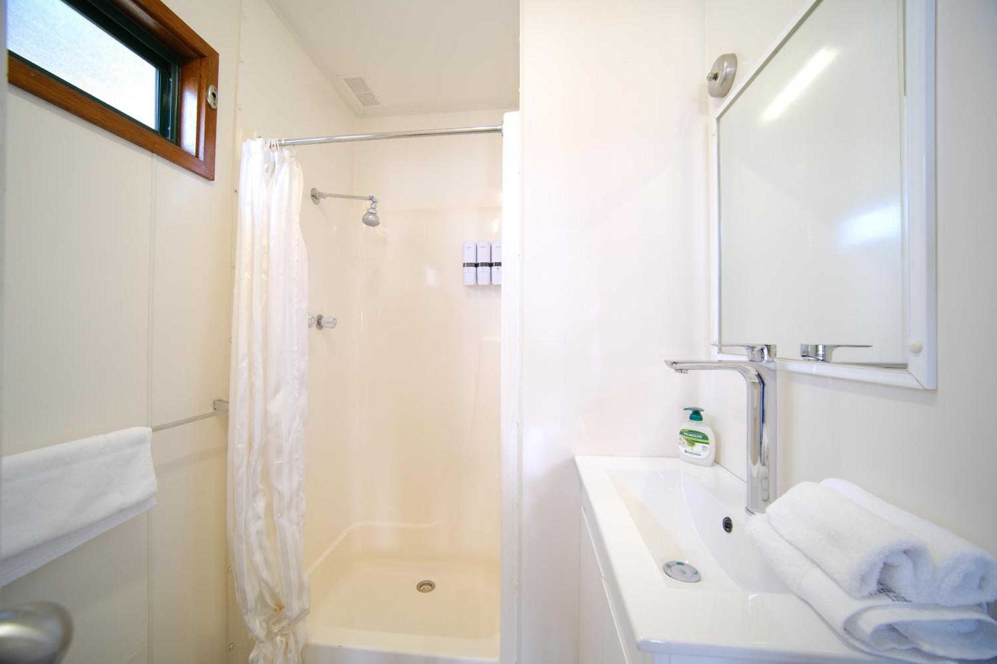 Lakeside Inn Wollongong Primbee Экстерьер фото