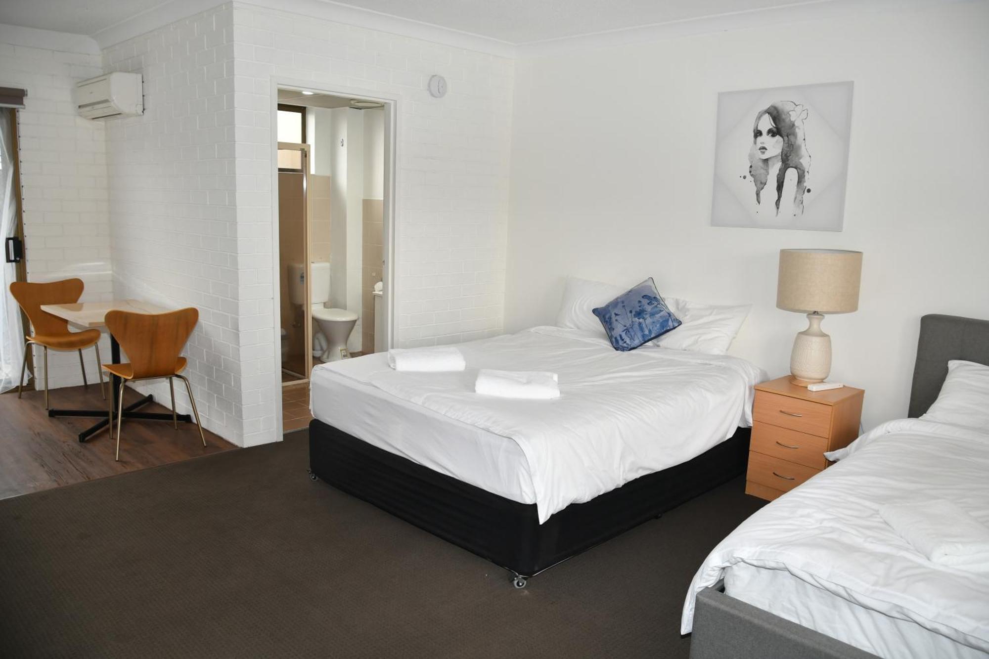 Lakeside Inn Wollongong Primbee Экстерьер фото